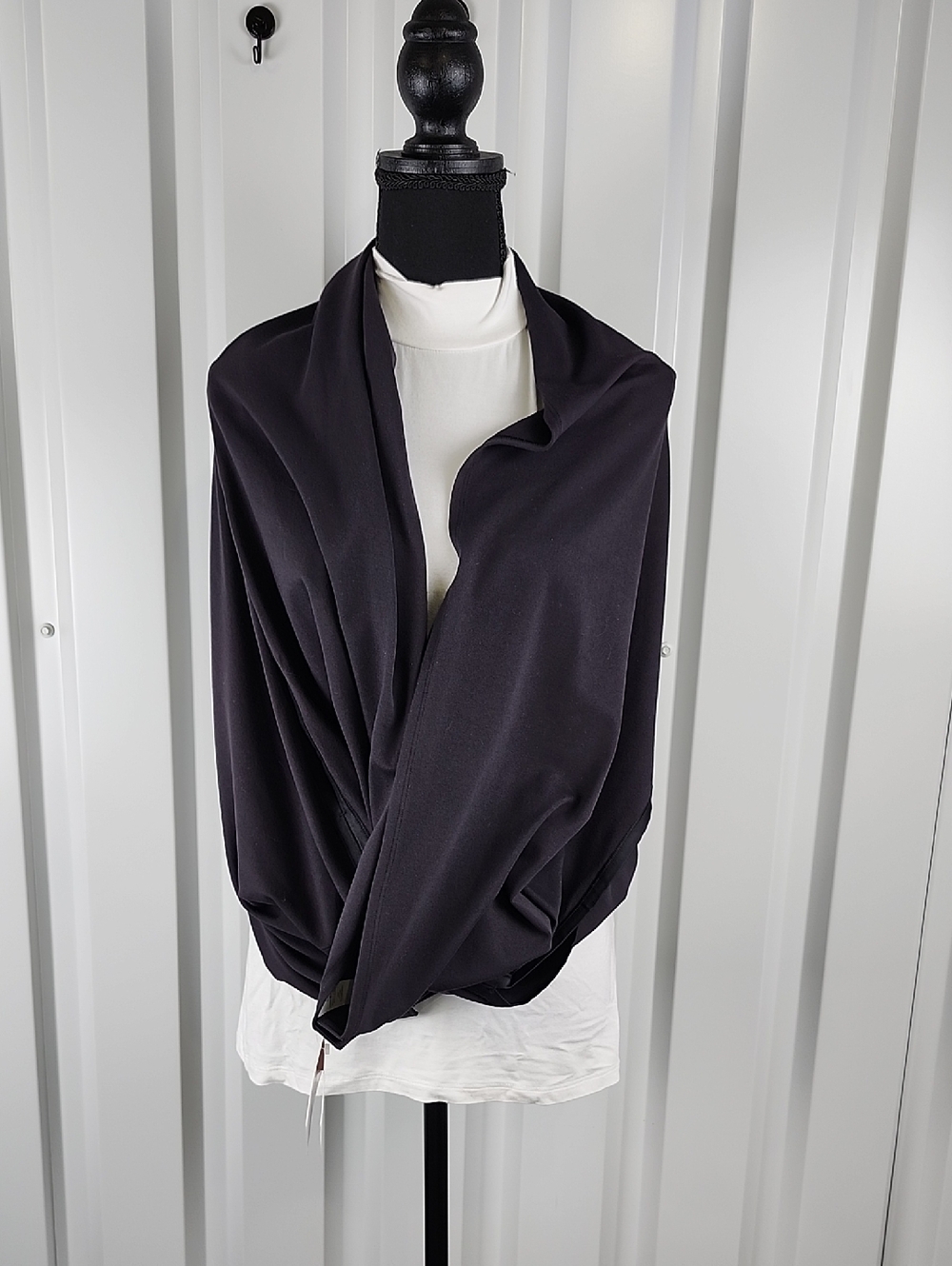 lululemon athletica Vinyasa Wrap Scarf Black Rulu Size 56x28 NWT Adjustable Soft
